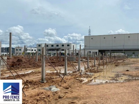 จำหน่ายพร้อมรับติดตั้งรั้วคอนกรีตคอนโด